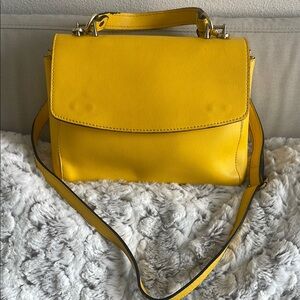 Vibrant Yellow Crossbody Bag with Adjustable Strap and Gold Hardware